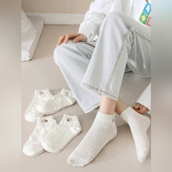 5 Pairs Women Floral Boat Socks - Picture 4 of 5